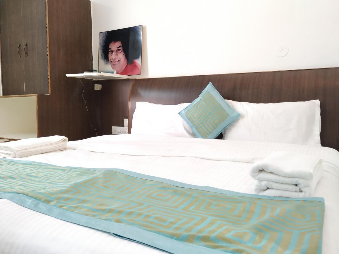 Aum Hotel Puttaparthi Dış mekan fotoğraf