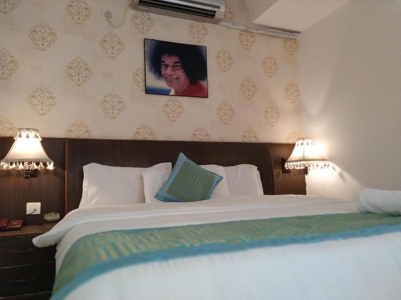 Aum Hotel Puttaparthi Dış mekan fotoğraf