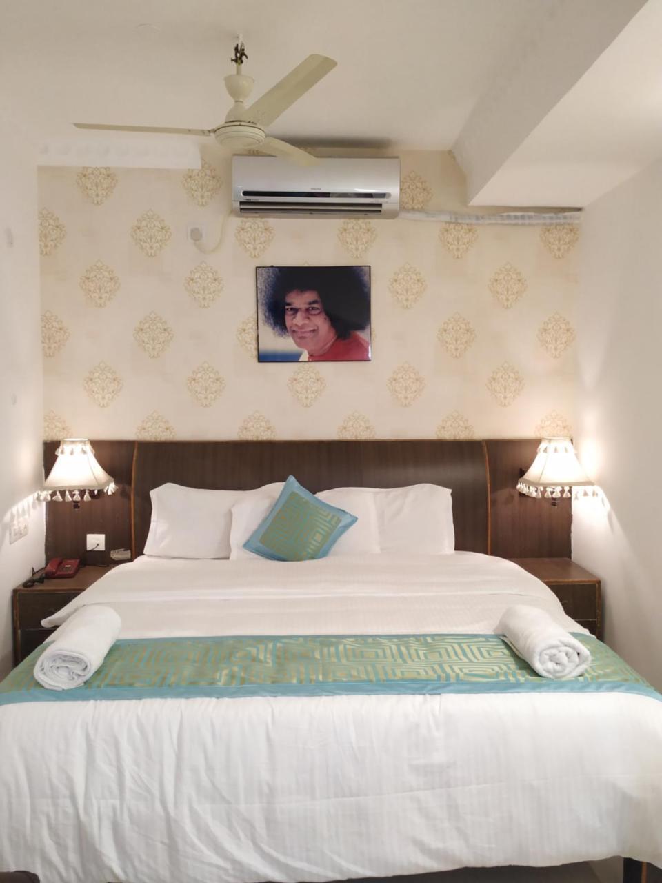 Aum Hotel Puttaparthi Dış mekan fotoğraf