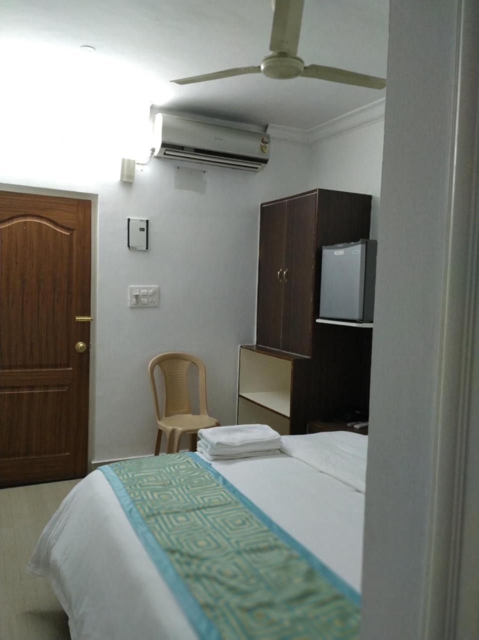 Aum Hotel Puttaparthi Dış mekan fotoğraf